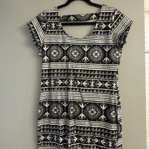 Charlotte Russe Black and White Geometric Short Sleeve Dress